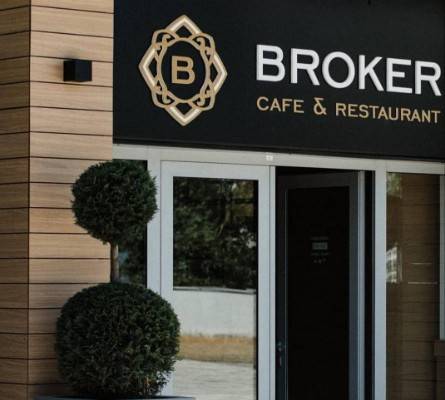 35928105_1570765053050607_5367476361306832896_n